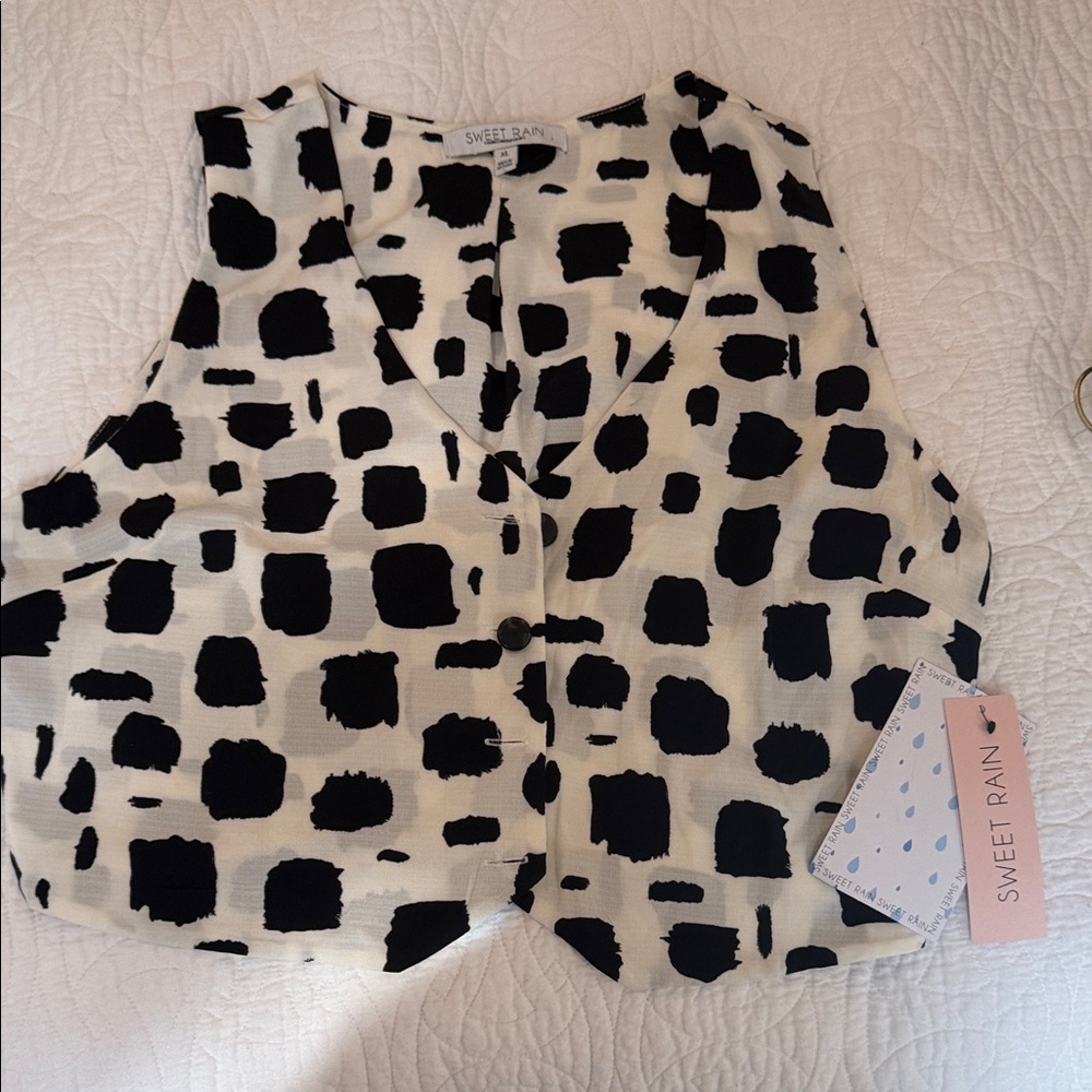 Sweet Rain Monochrome Patterned Vest